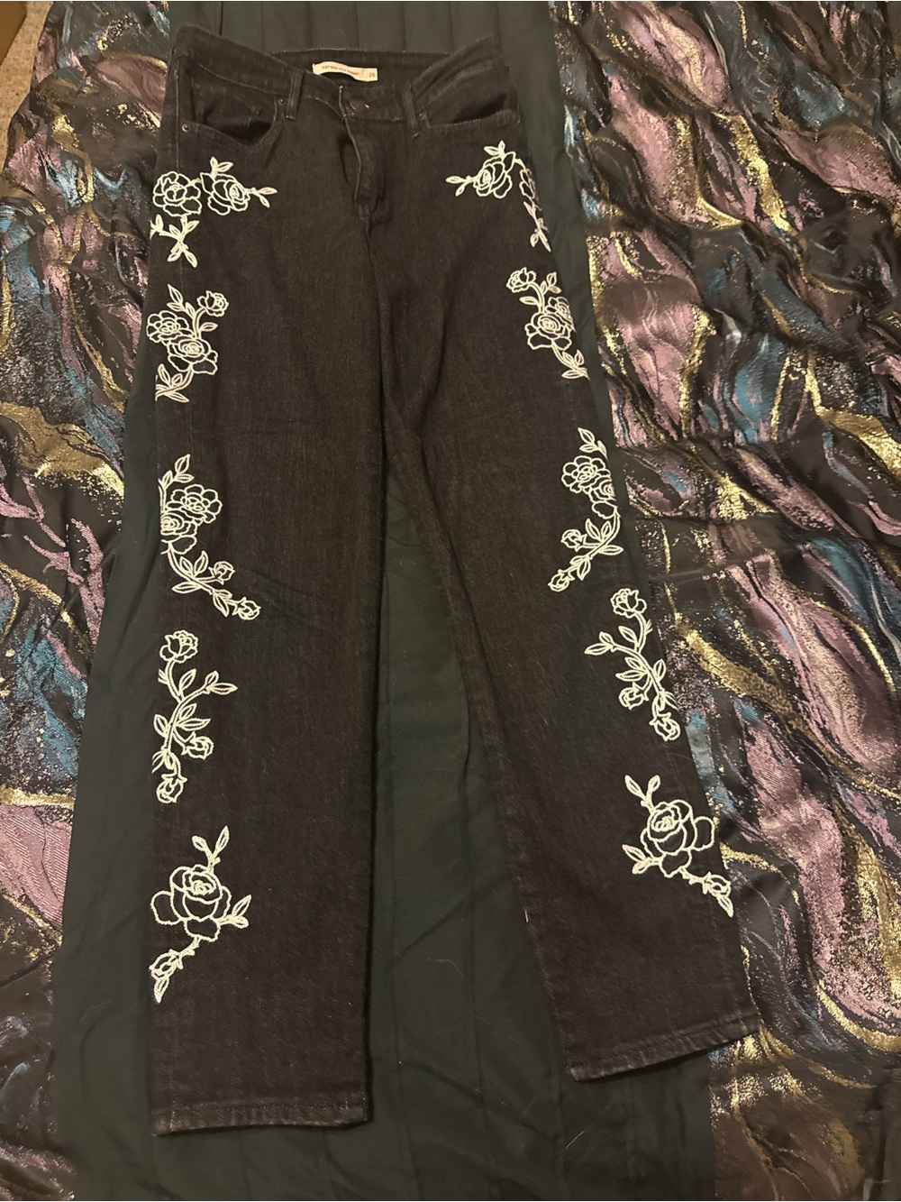 Levi’s Premium 721 High Rise Skinny Black Floral Embroidered Jeans Women’s - Picture 4 of 5